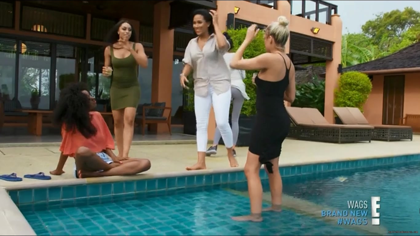 WAGS_S02E11_Trouble_in_Paradise_HDTV_x264-RBB_1749.jpg WAGS_S02E11_Trouble_in_Paradise_HDTV_x264-RBB_1749.jpg