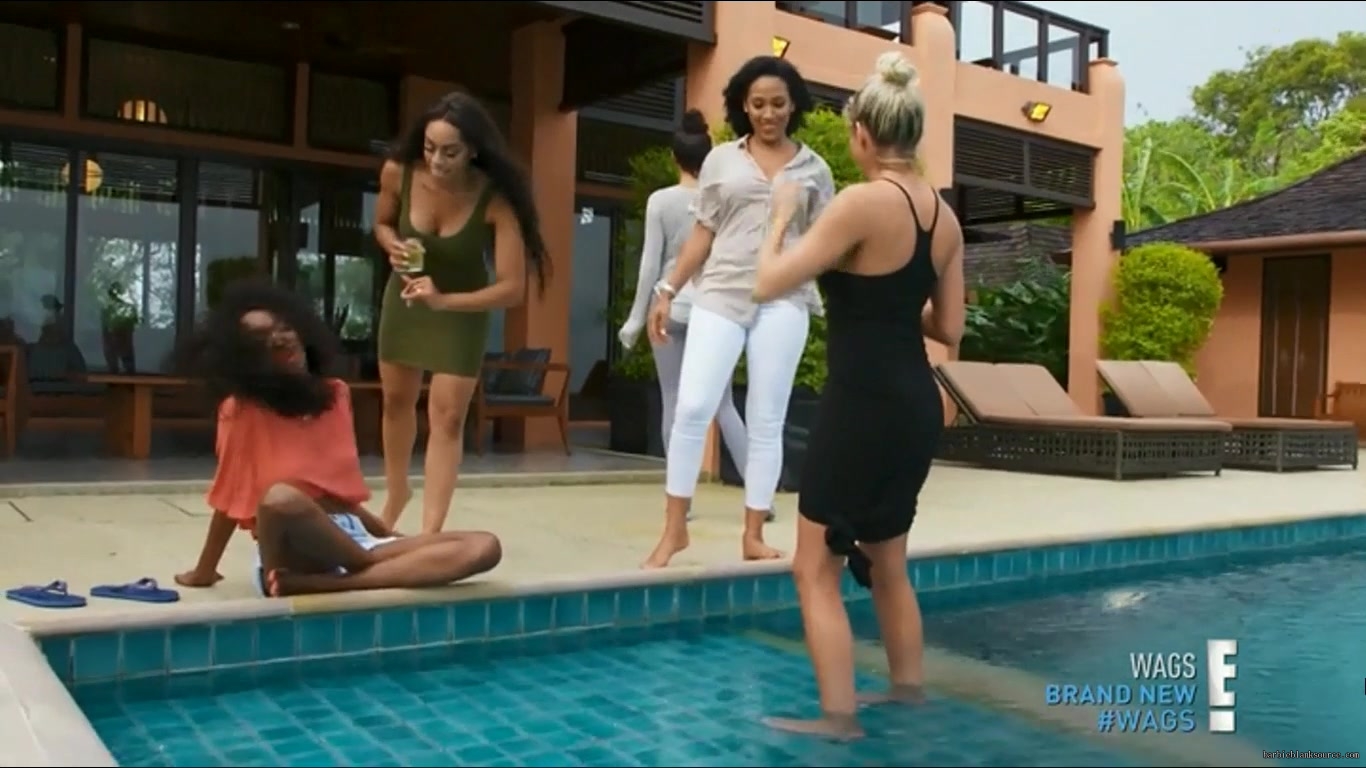 WAGS_S02E11_Trouble_in_Paradise_HDTV_x264-RBB_1754.jpg