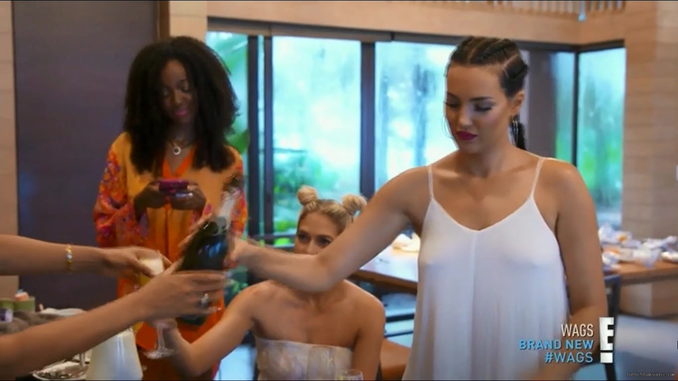 WAGS_S02E11_Trouble_in_Paradise_HDTV_x264-RBB_3434.jpg
