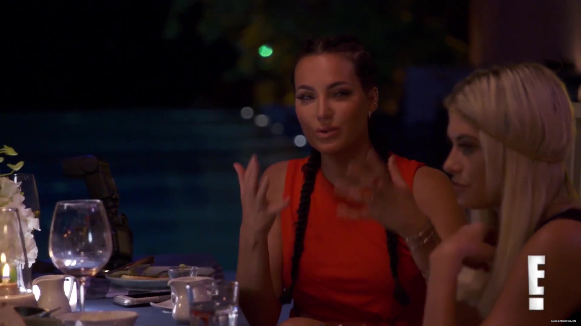 WAGS___Sasha_and_Tia_Fight_at_the_Dinner_Table___E21_208.jpg