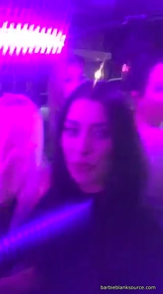 video-1458284477_04.jpg