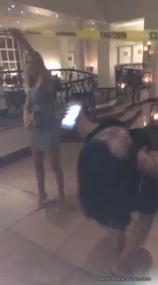 video-1458287864_04.jpg