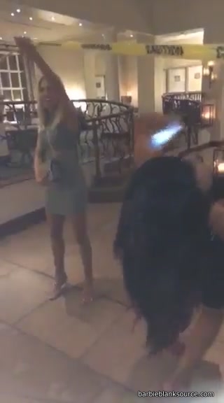video-1458287864_05.jpg