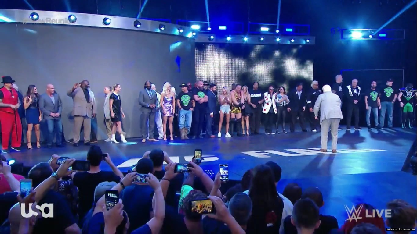 wwe_monday_night_raw_2019_07_22_1080p_web_x264-menintights_197.jpg