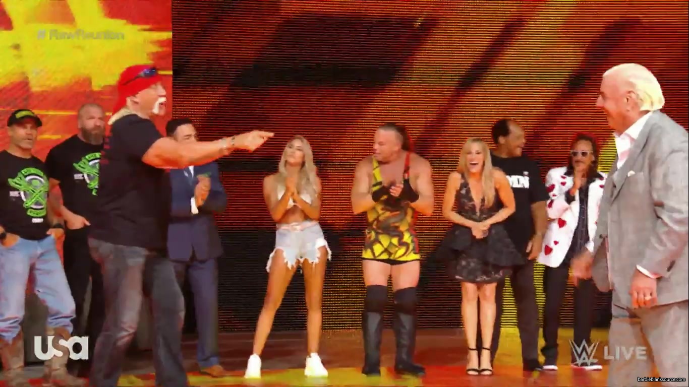 wwe_monday_night_raw_2019_07_22_1080p_web_x264-menintights_254.jpg