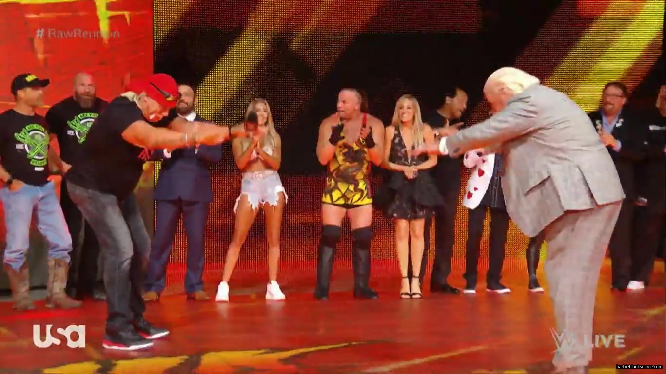 wwe_monday_night_raw_2019_07_22_1080p_web_x264-menintights_255.jpg