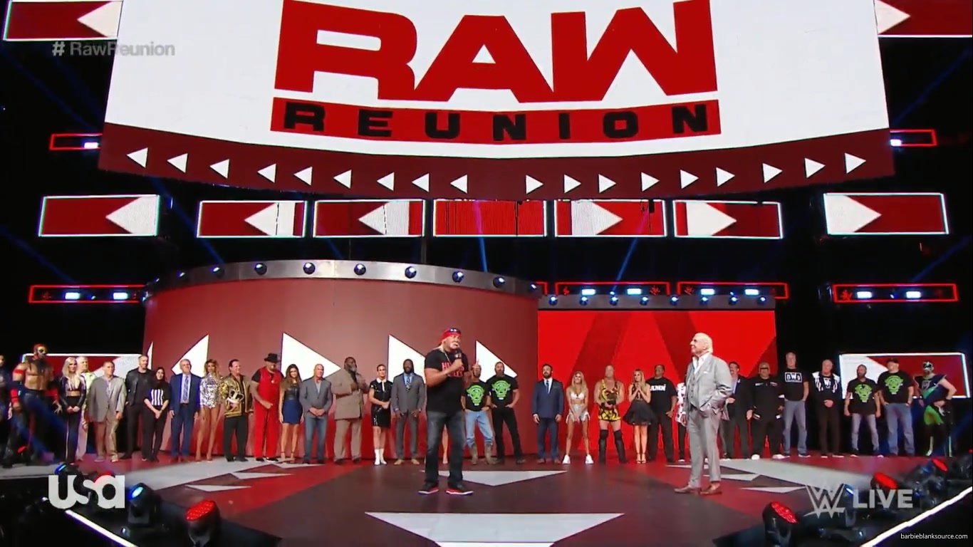 wwe_monday_night_raw_2019_07_22_1080p_web_x264-menintights_296.jpg