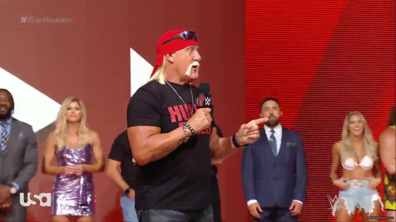 wwe_monday_night_raw_2019_07_22_1080p_web_x264-menintights_332.jpg