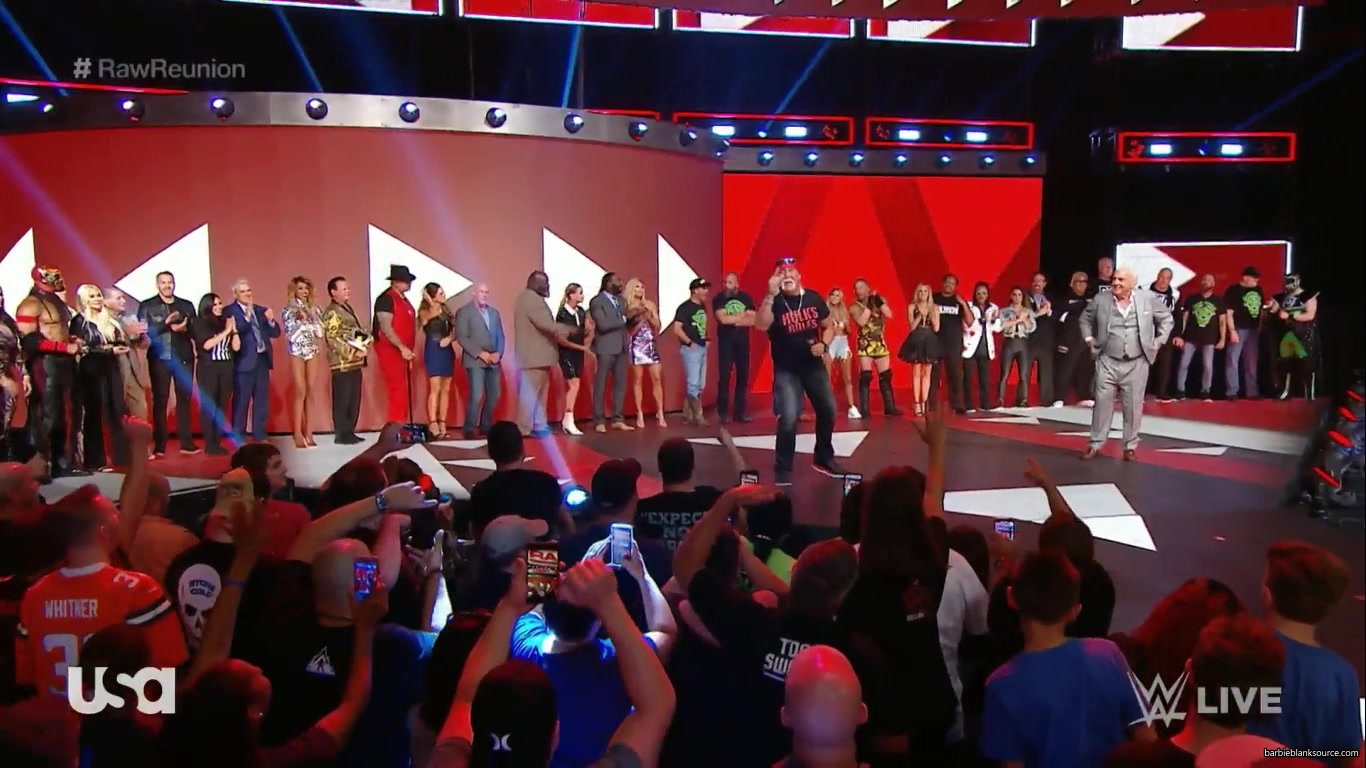 wwe_monday_night_raw_2019_07_22_1080p_web_x264-menintights_348.jpg