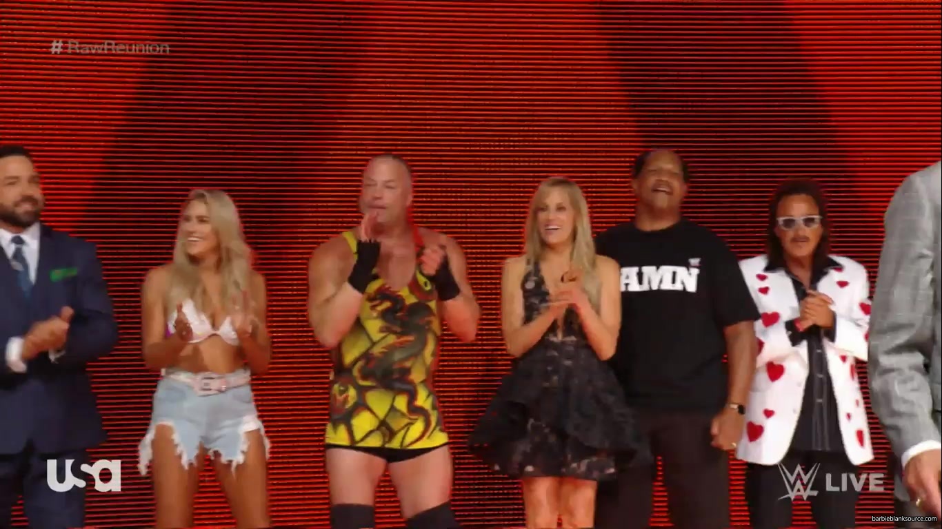 wwe_monday_night_raw_2019_07_22_1080p_web_x264-menintights_365.jpg