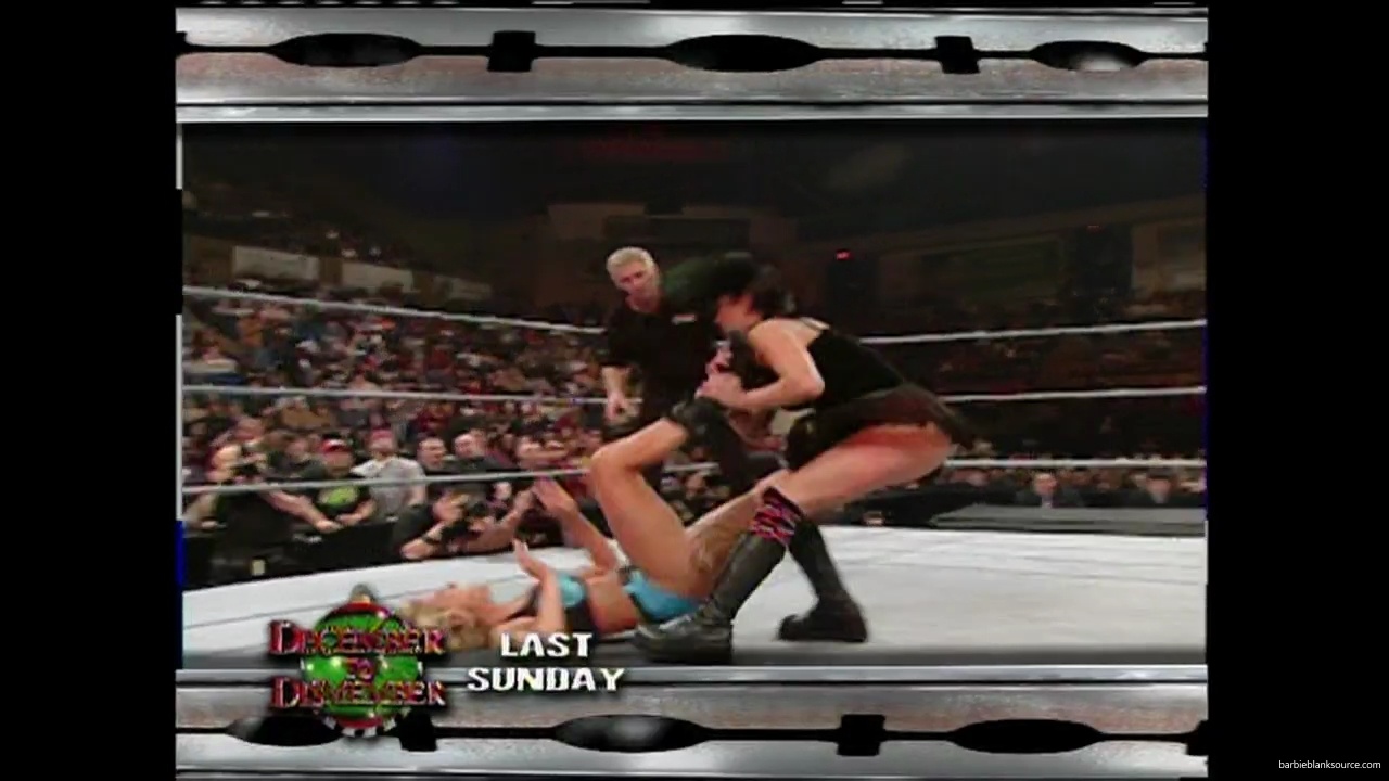 WWE_ECW_12_05_06_Ariel_vs_Kelly_mp40042.jpg