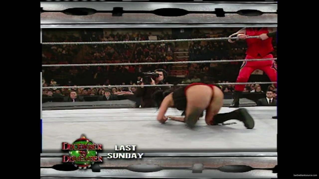 WWE_ECW_12_05_06_Ariel_vs_Kelly_mp40043.jpg