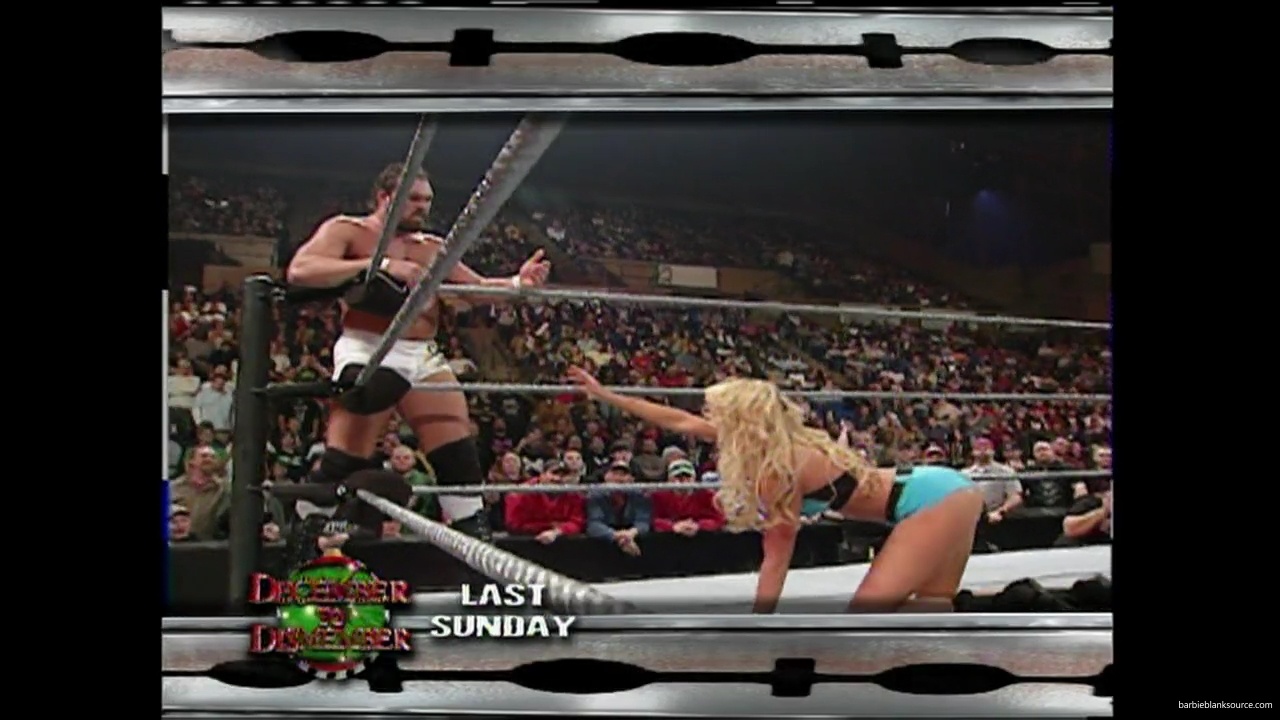 WWE_ECW_12_05_06_Ariel_vs_Kelly_mp40047.jpg