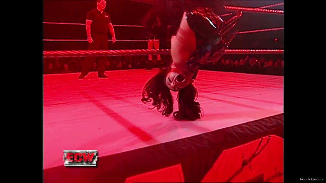 WWE_ECW_12_05_06_Ariel_vs_Kelly_mp40137.jpg