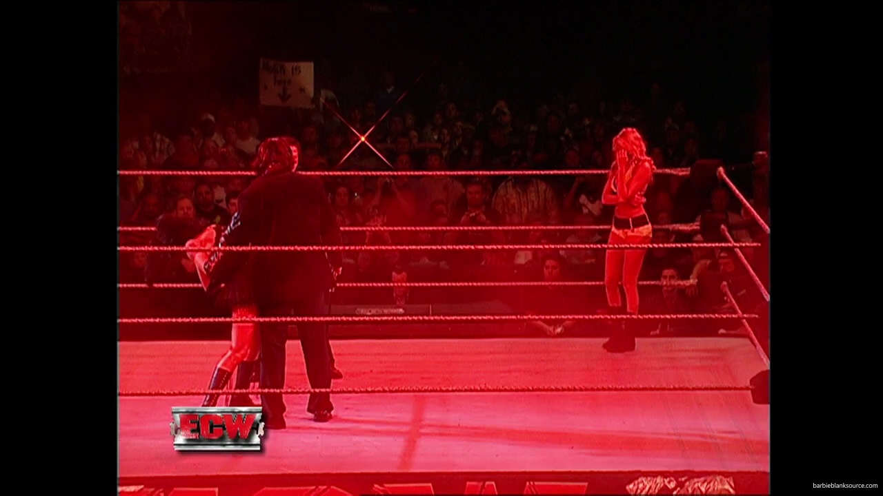 WWE_ECW_12_05_06_Ariel_vs_Kelly_mp40152.jpg