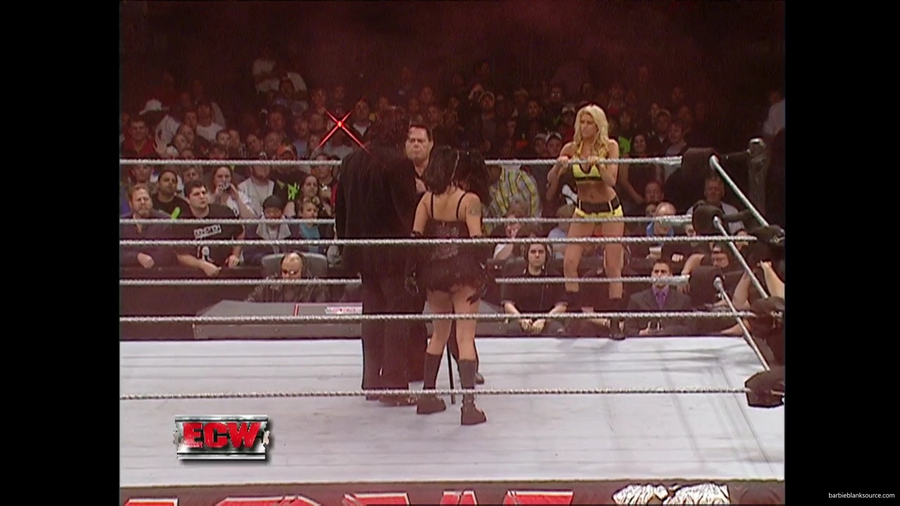 WWE_ECW_12_05_06_Ariel_vs_Kelly_mp40159.jpg