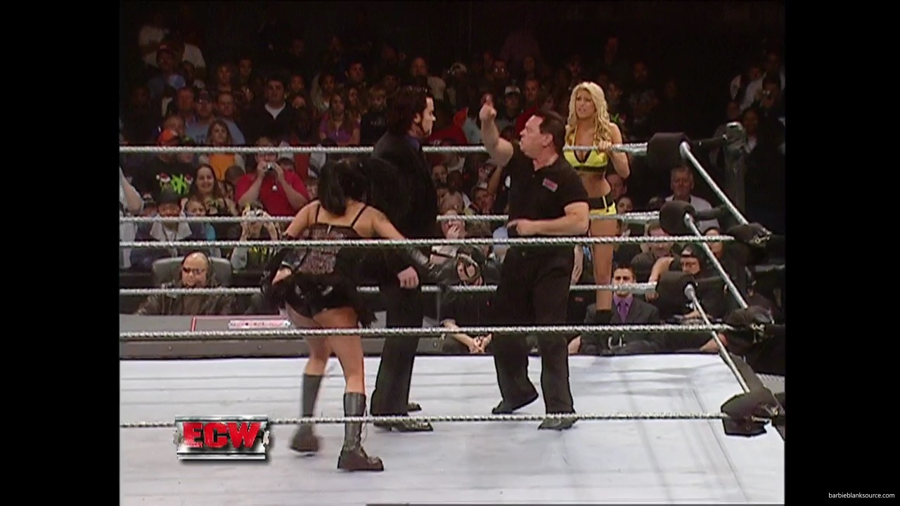 WWE_ECW_12_05_06_Ariel_vs_Kelly_mp40170.jpg