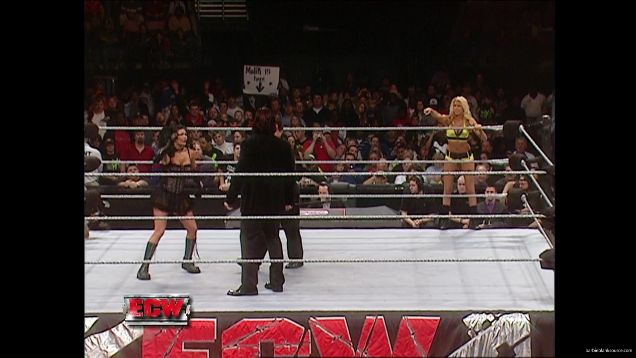 WWE_ECW_12_05_06_Ariel_vs_Kelly_mp40179.jpg