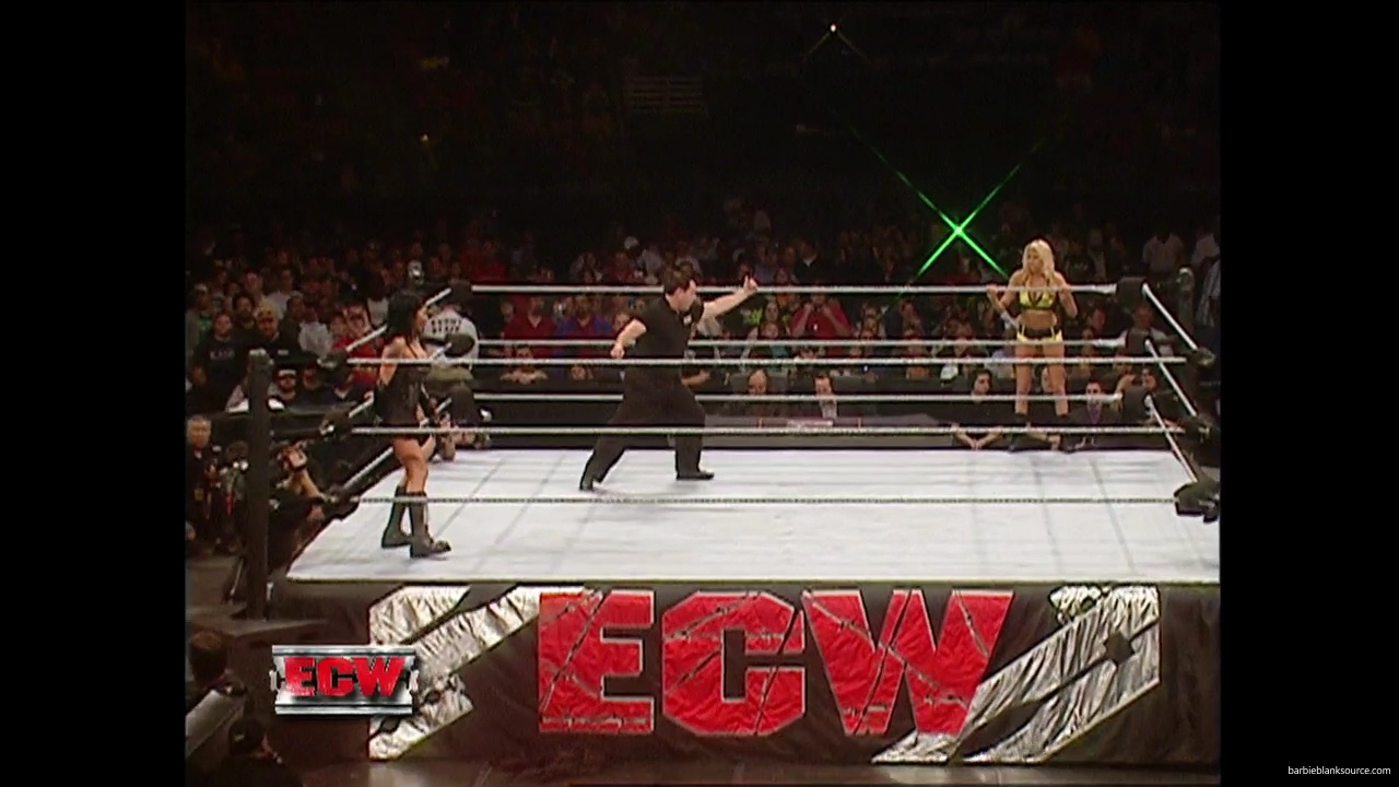 WWE_ECW_12_05_06_Ariel_vs_Kelly_mp40191.jpg