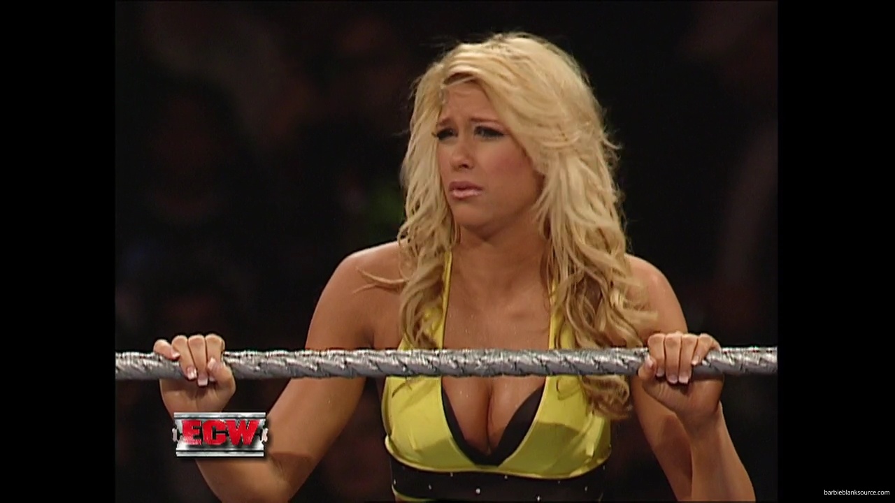 WWE_ECW_12_05_06_Ariel_vs_Kelly_mp40193.jpg