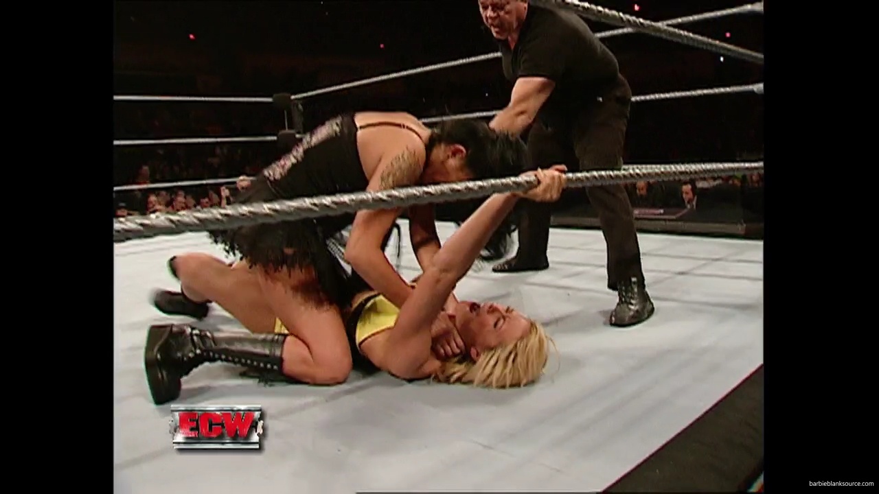 WWE_ECW_12_05_06_Ariel_vs_Kelly_mp40218.jpg