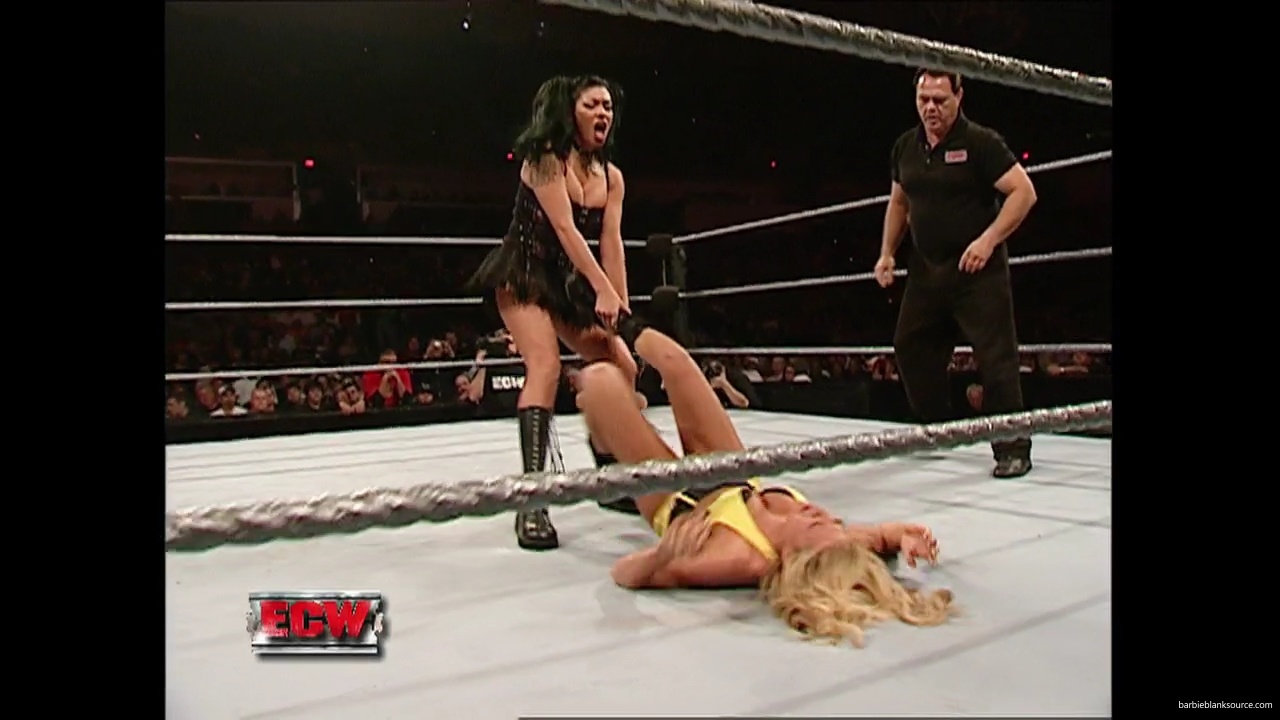 WWE_ECW_12_05_06_Ariel_vs_Kelly_mp40223.jpg