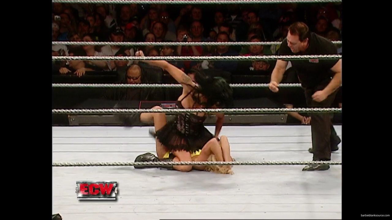 WWE_ECW_12_05_06_Ariel_vs_Kelly_mp40229.jpg