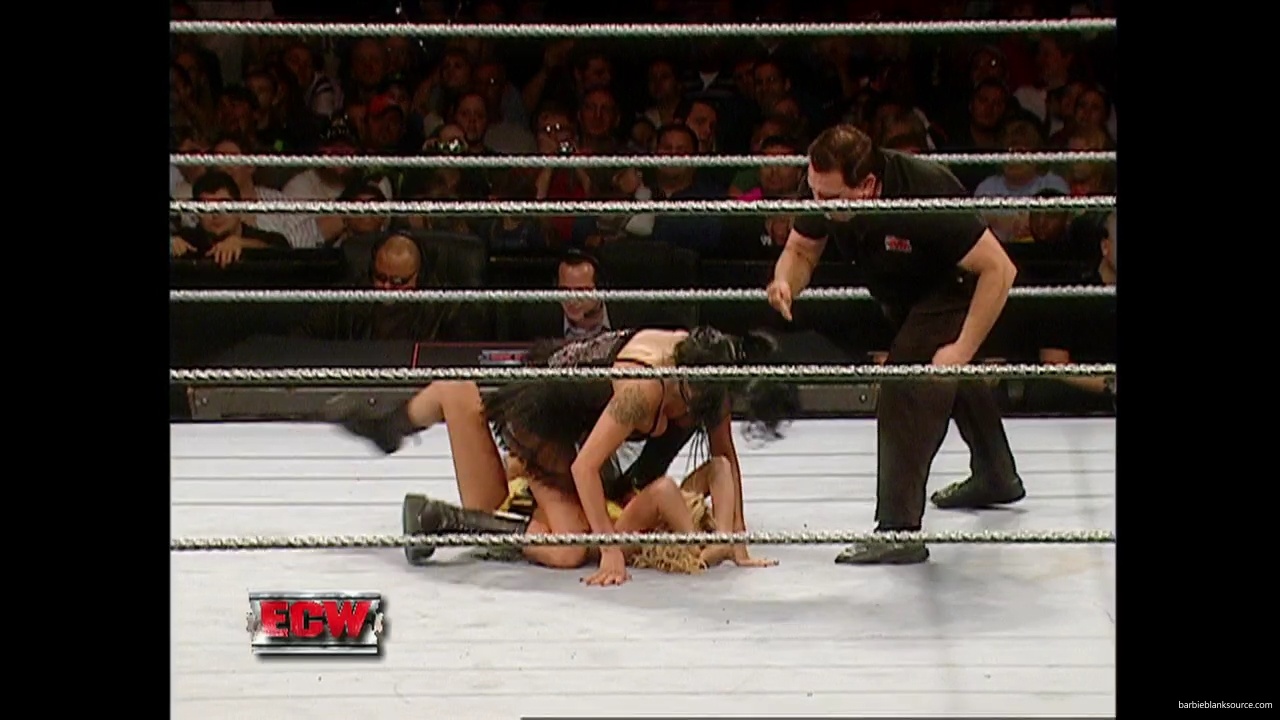 WWE_ECW_12_05_06_Ariel_vs_Kelly_mp40232.jpg