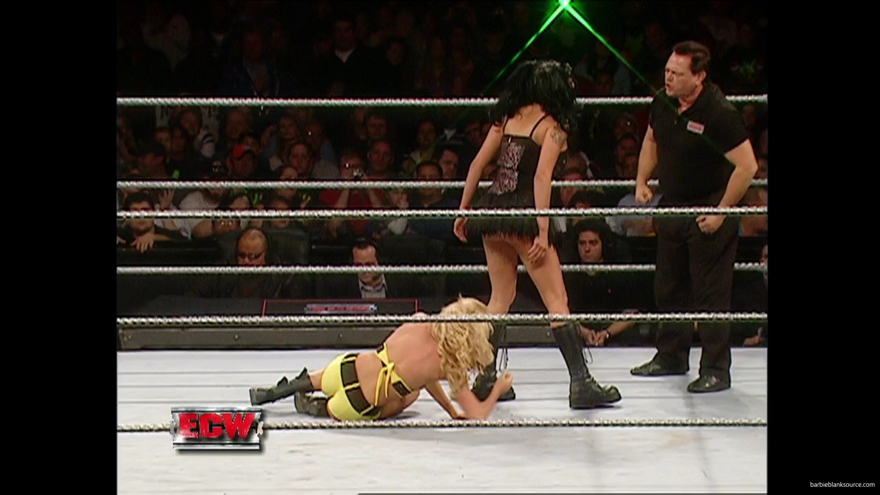 WWE_ECW_12_05_06_Ariel_vs_Kelly_mp40236.jpg