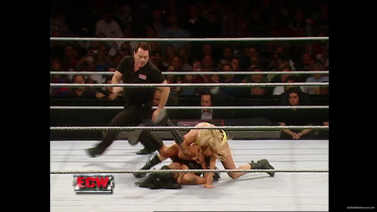 WWE_ECW_12_05_06_Ariel_vs_Kelly_mp40239.jpg