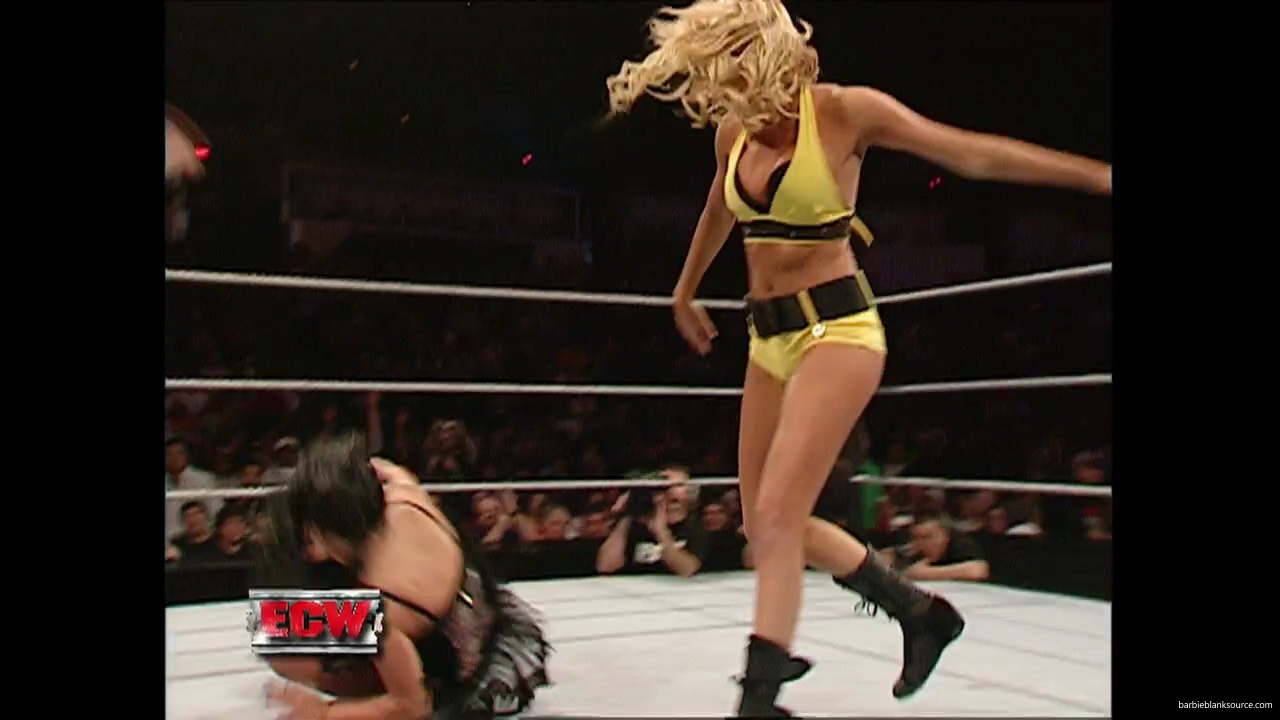 WWE_ECW_12_05_06_Ariel_vs_Kelly_mp40242.jpg