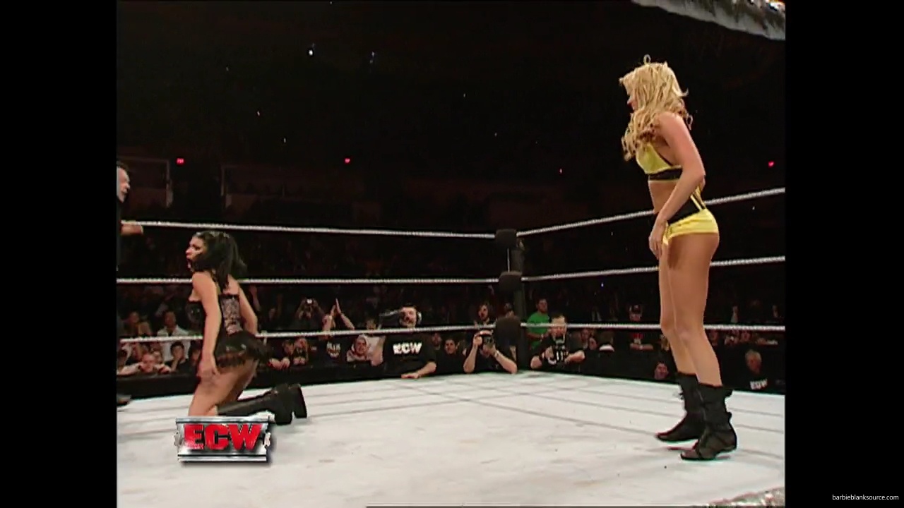 WWE_ECW_12_05_06_Ariel_vs_Kelly_mp40243.jpg