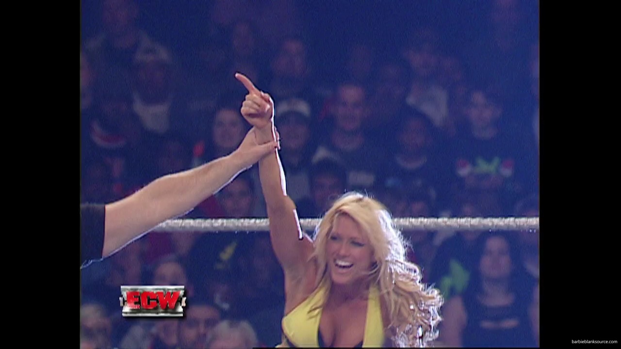 WWE_ECW_12_05_06_Ariel_vs_Kelly_mp40248.jpg