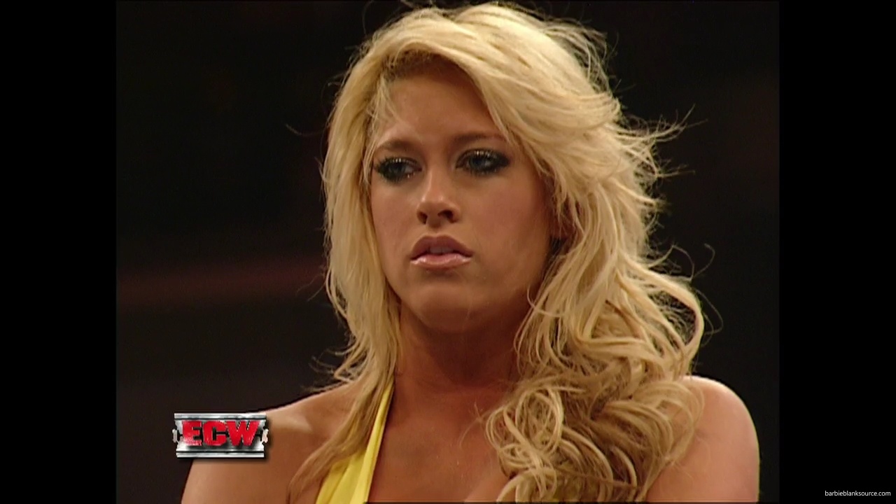 WWE_ECW_12_05_06_Ariel_vs_Kelly_mp40326.jpg