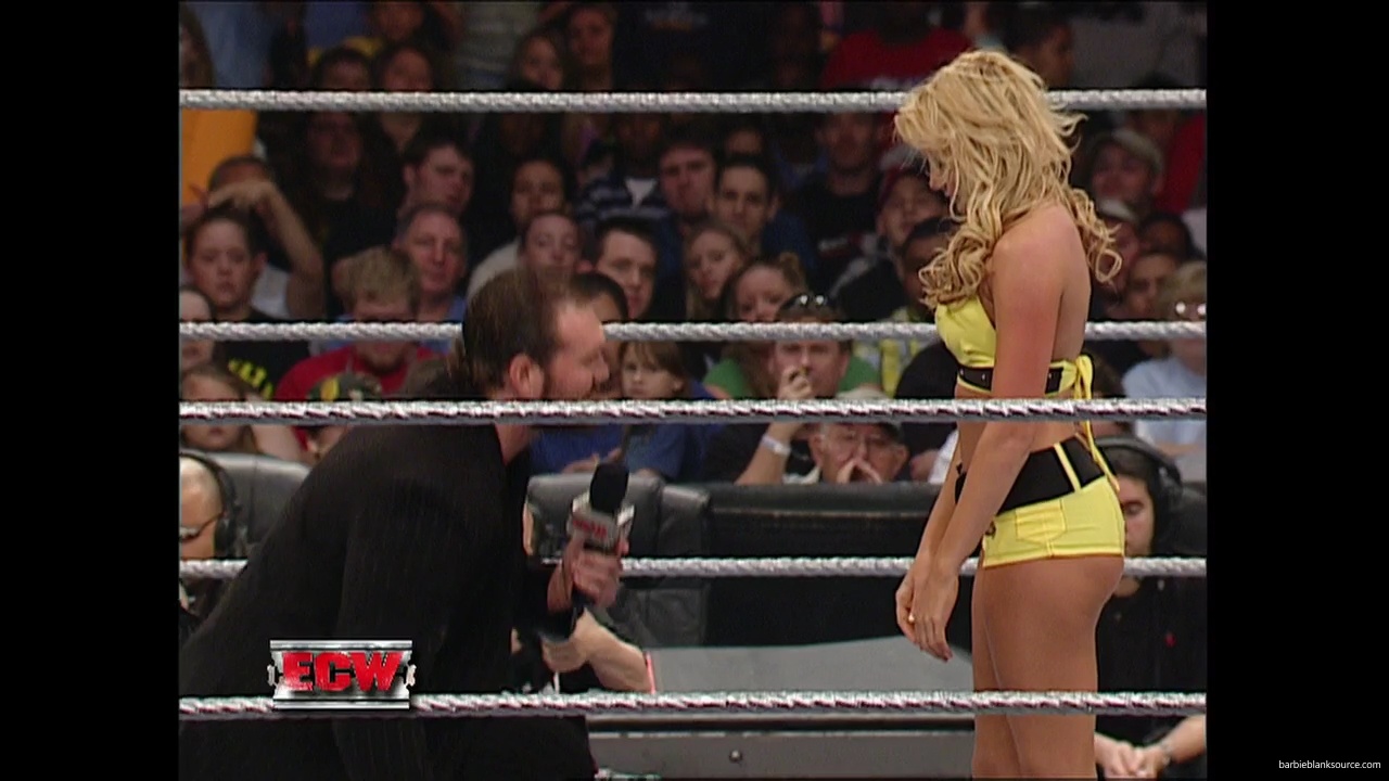 WWE_ECW_12_05_06_Ariel_vs_Kelly_mp40396.jpg