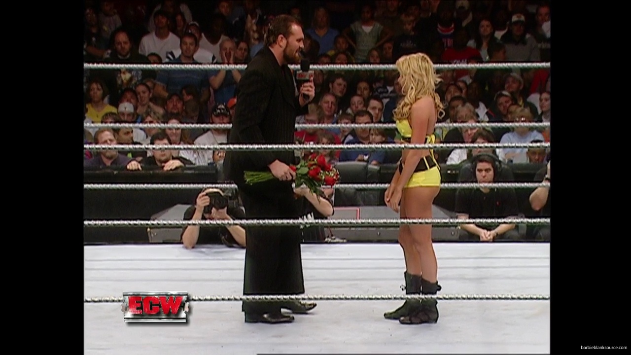 WWE_ECW_12_05_06_Ariel_vs_Kelly_mp40397.jpg