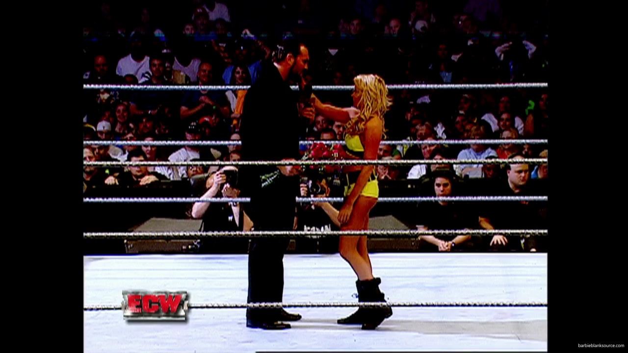 WWE_ECW_12_05_06_Ariel_vs_Kelly_mp40400.jpg