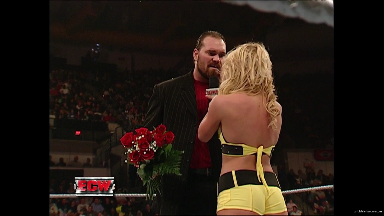 WWE_ECW_12_05_06_Ariel_vs_Kelly_mp40402.jpg