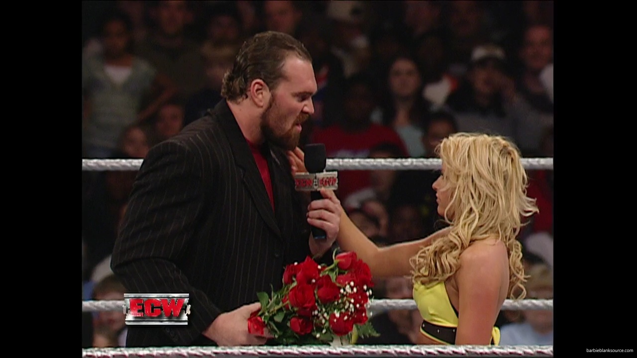 WWE_ECW_12_05_06_Ariel_vs_Kelly_mp40406.jpg