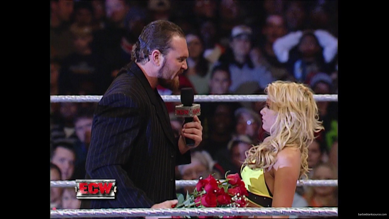 WWE_ECW_12_05_06_Ariel_vs_Kelly_mp40407.jpg