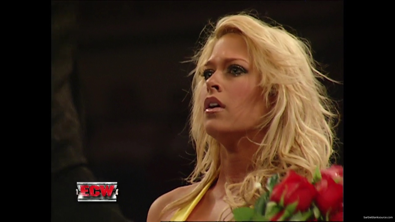 WWE_ECW_12_05_06_Ariel_vs_Kelly_mp40410.jpg