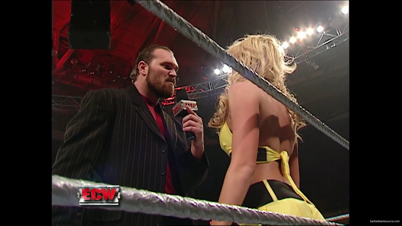 WWE_ECW_12_05_06_Ariel_vs_Kelly_mp40418.jpg