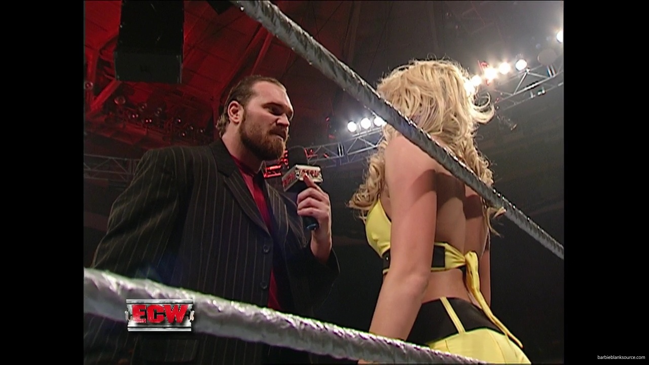 WWE_ECW_12_05_06_Ariel_vs_Kelly_mp40419.jpg