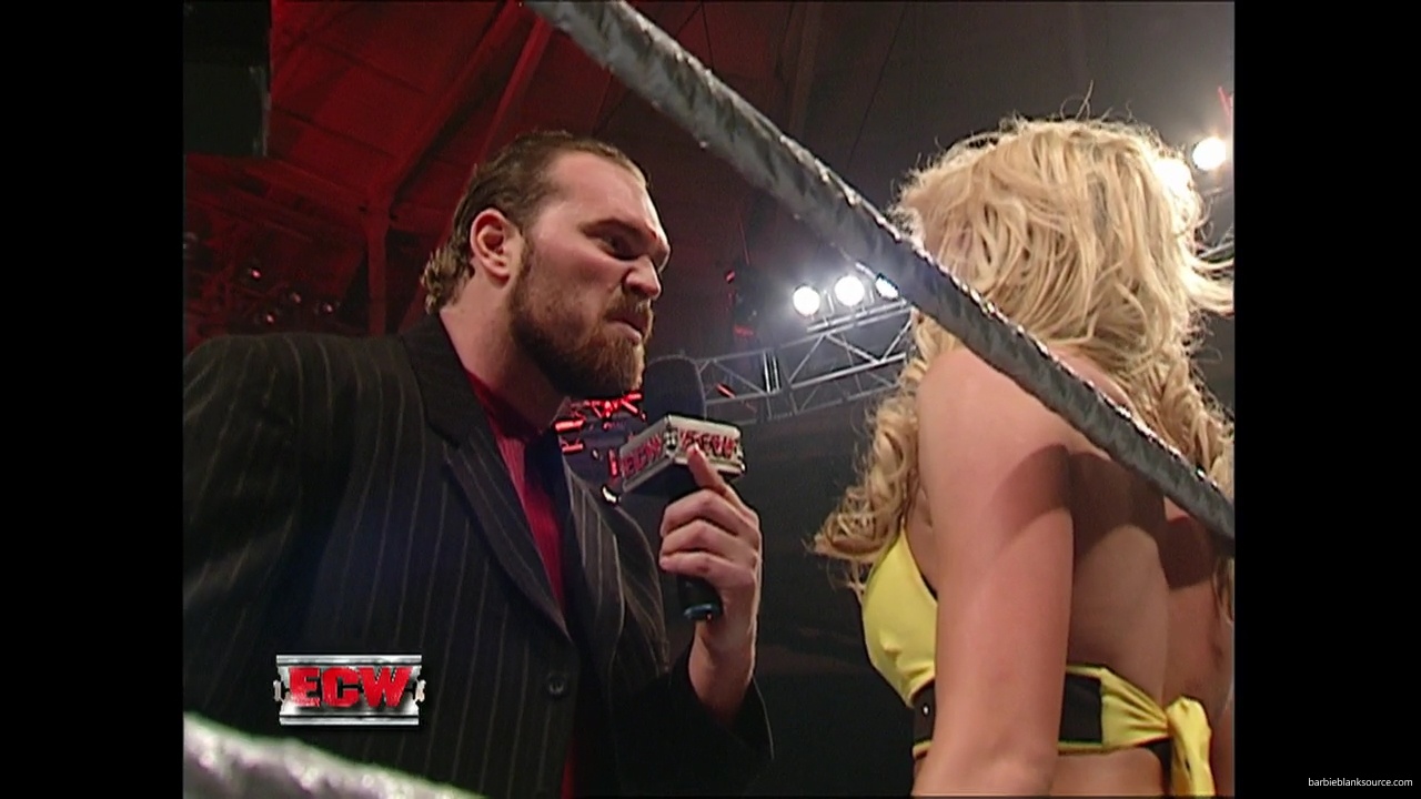 WWE_ECW_12_05_06_Ariel_vs_Kelly_mp40423.jpg