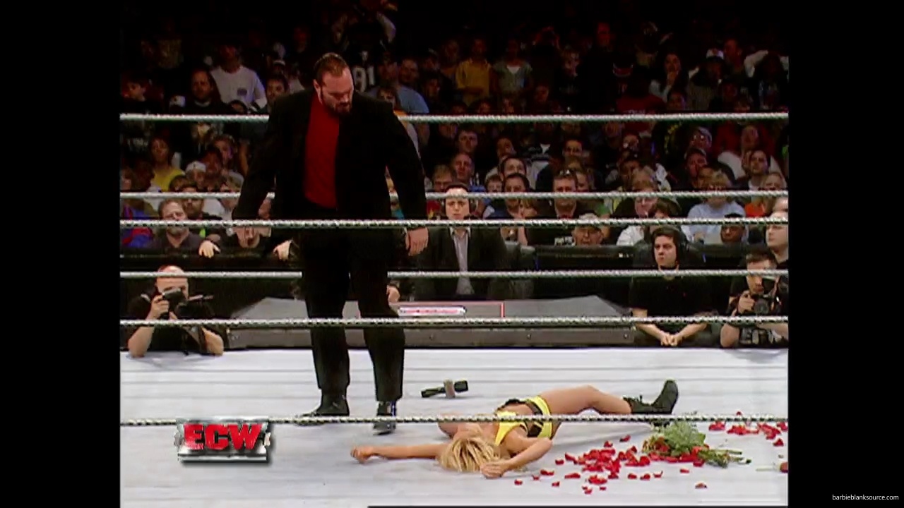 WWE_ECW_12_05_06_Ariel_vs_Kelly_mp40451.jpg