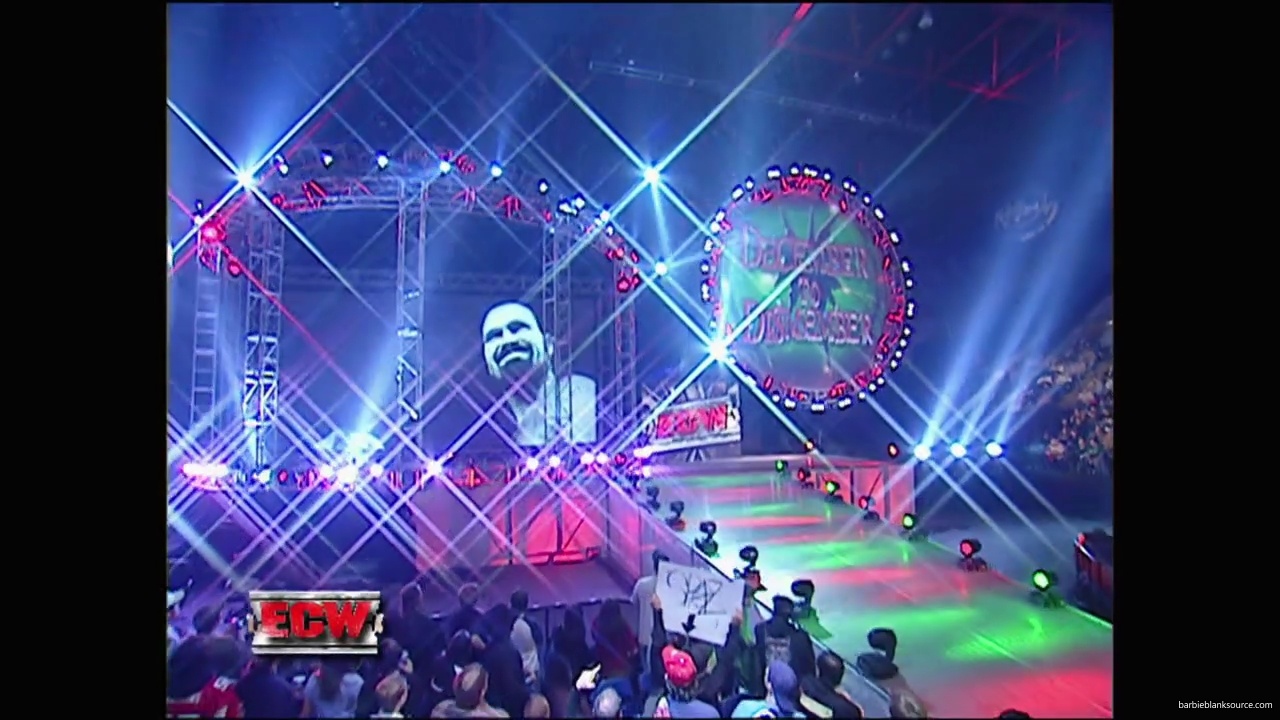 WWE_ECW_December_To_Dismember_2006_Ariel_Thorne_vs_Kelly_Knox_mp40003.jpg