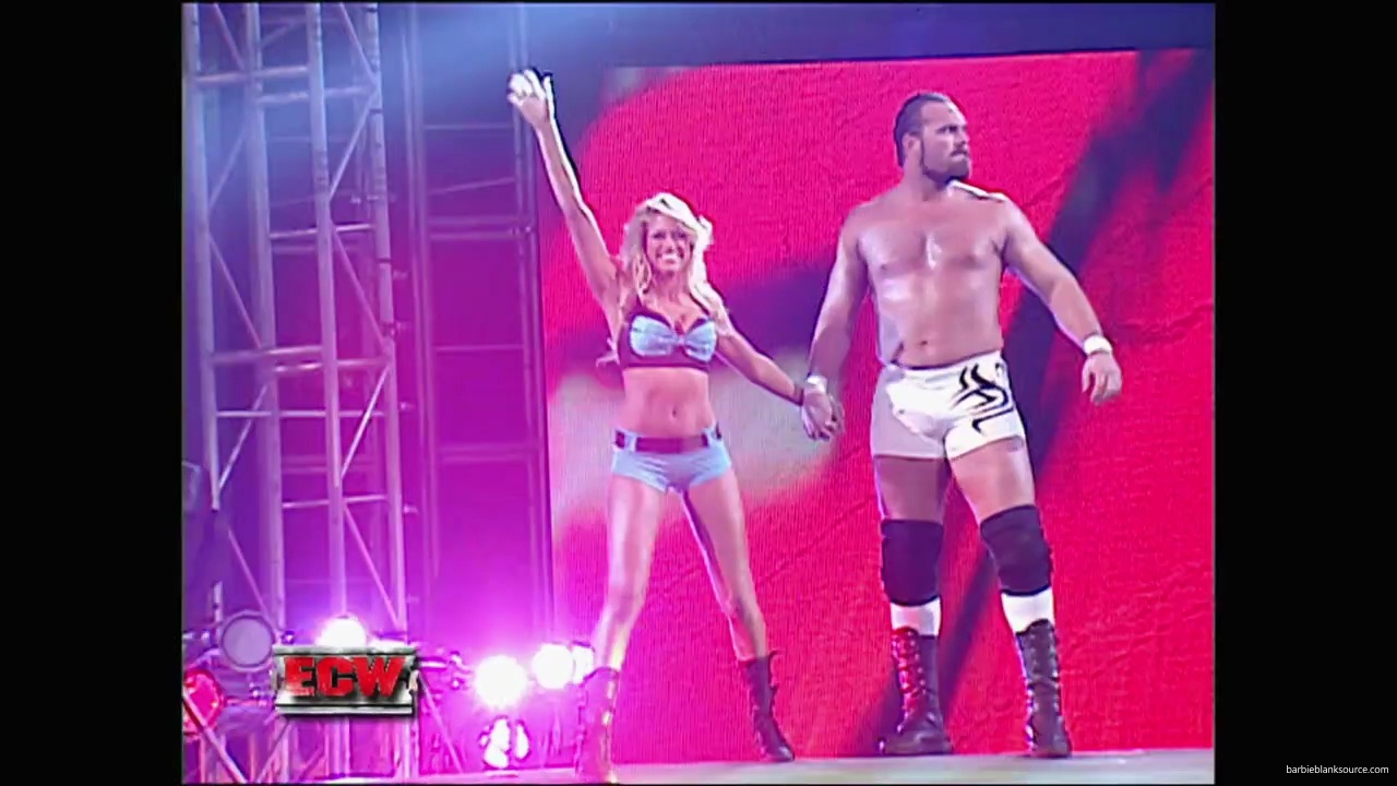 WWE_ECW_December_To_Dismember_2006_Ariel_Thorne_vs_Kelly_Knox_mp40010.jpg