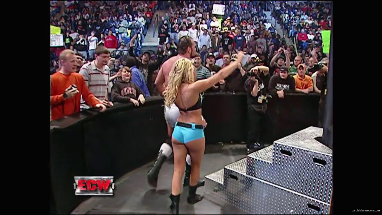 WWE_ECW_December_To_Dismember_2006_Ariel_Thorne_vs_Kelly_Knox_mp40027.jpg