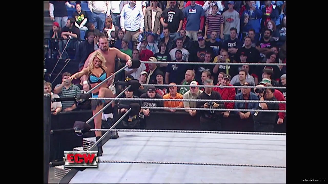 WWE_ECW_December_To_Dismember_2006_Ariel_Thorne_vs_Kelly_Knox_mp40032.jpg