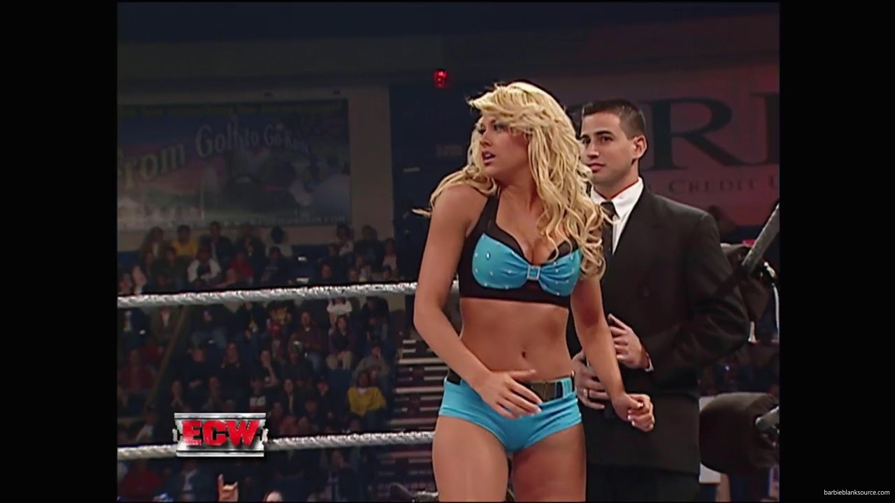 WWE_ECW_December_To_Dismember_2006_Ariel_Thorne_vs_Kelly_Knox_mp40065.jpg